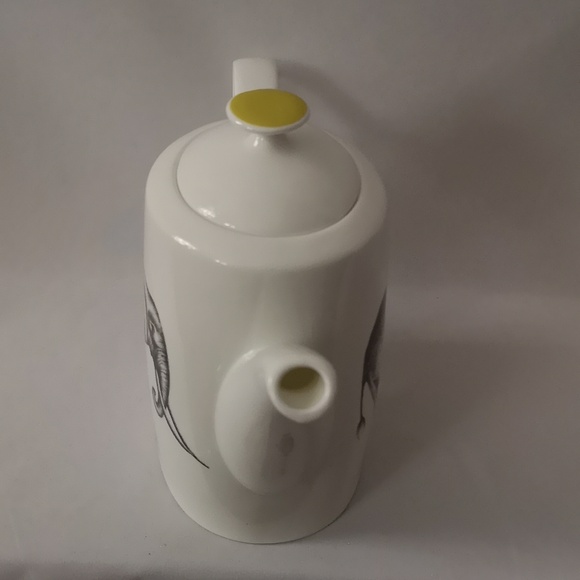 Lovely White Fine Bone China Elephant Theme Teapot, Churchill Harlequin Amazilia - Picture 2 of 7